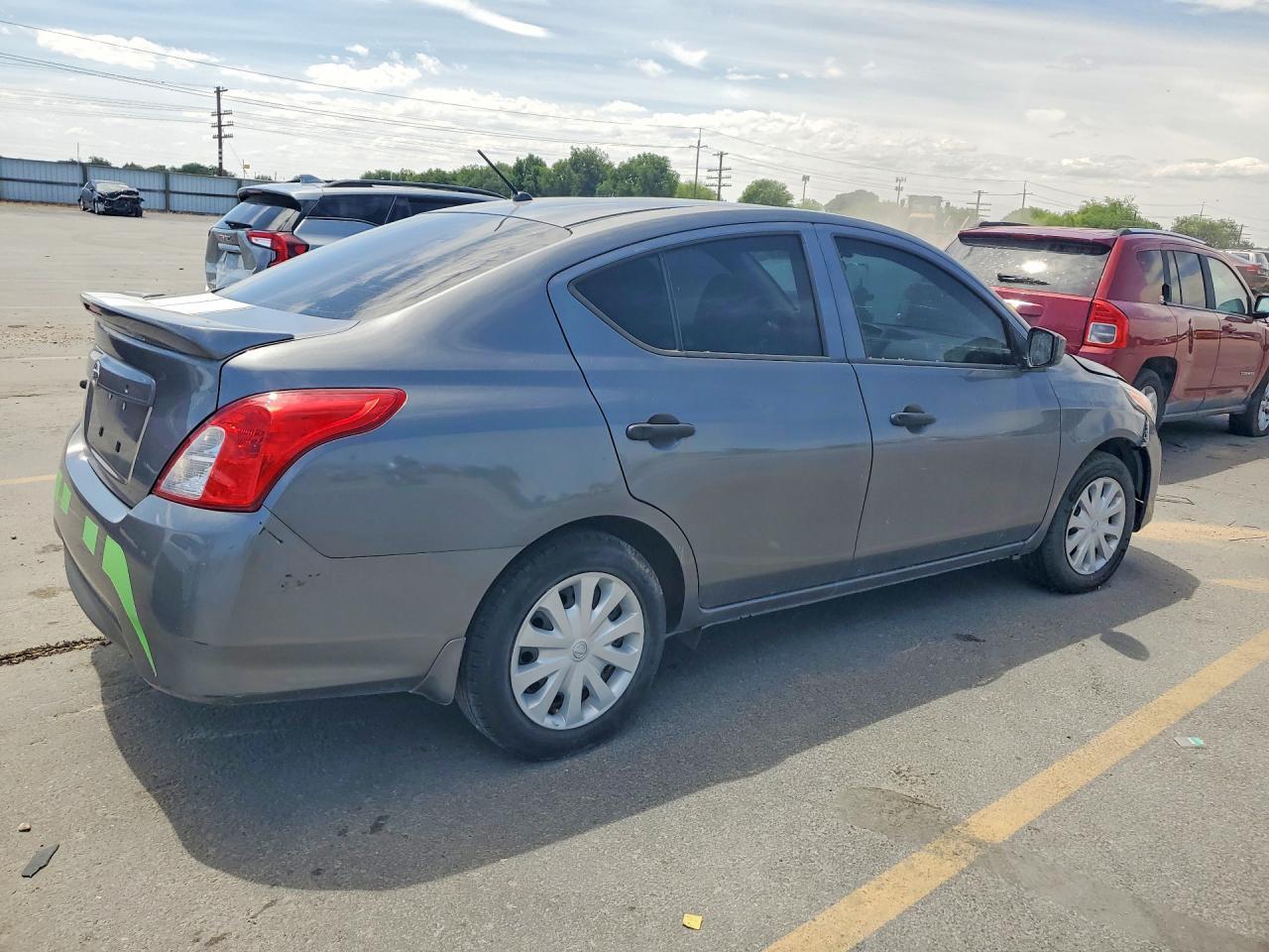 2019 Nissan Versa S Plus - Фото 3