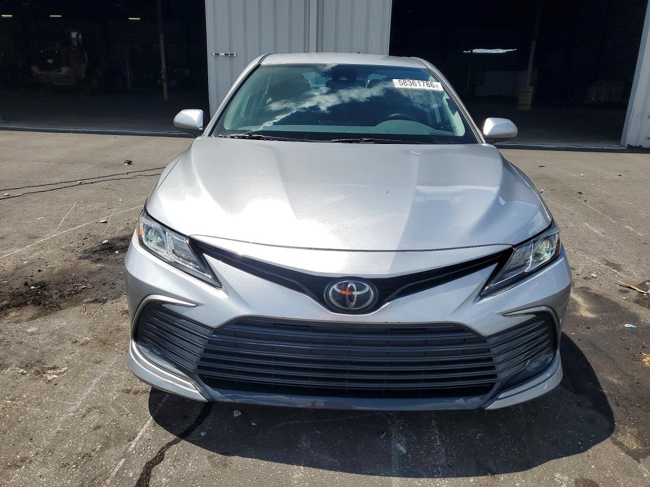 2023 Toyota Camry Le - Фото 5