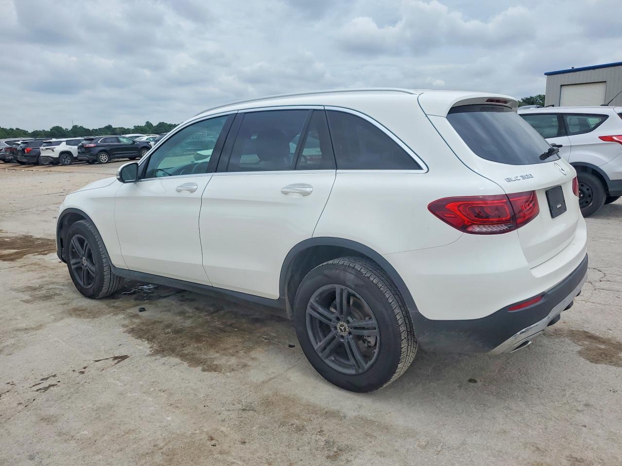 2020 Mercedes-Benz Glc 300 - Image 2