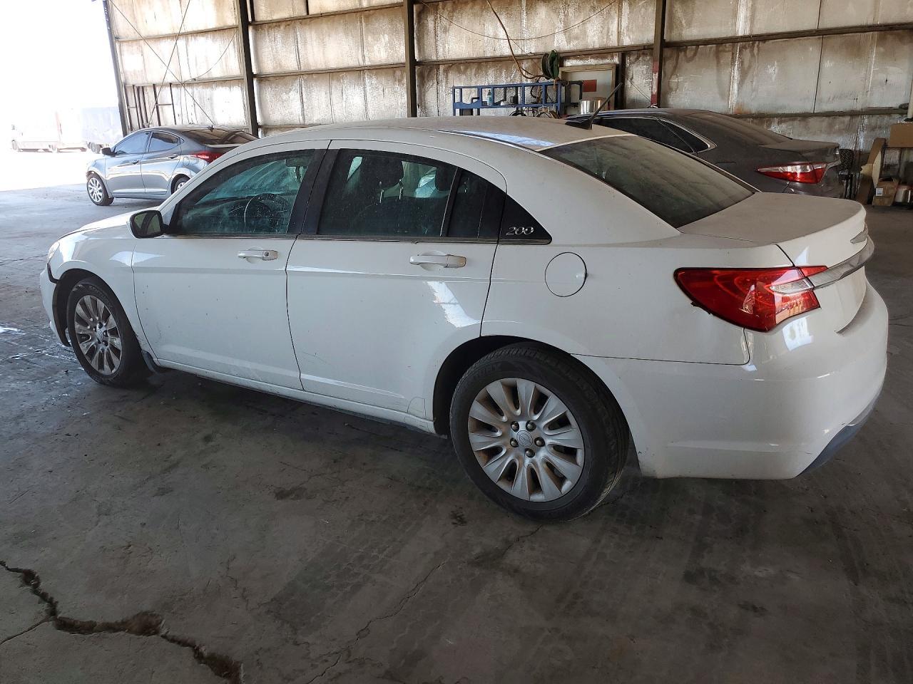 2014 Chrysler 200 Lx - Image 2