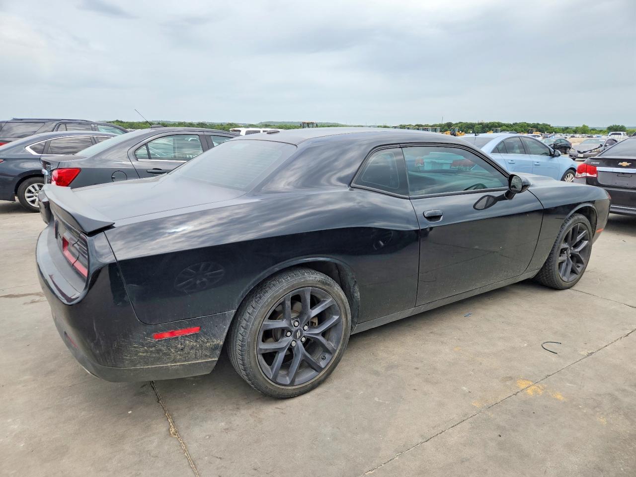 2021 Dodge Challenger Sxt - Фото 3