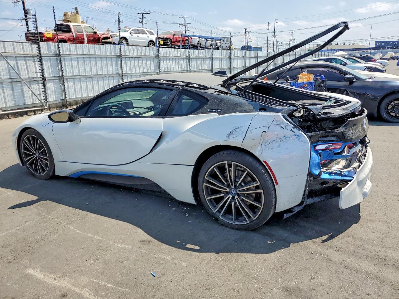 2019 BMW I8 - Фото 2