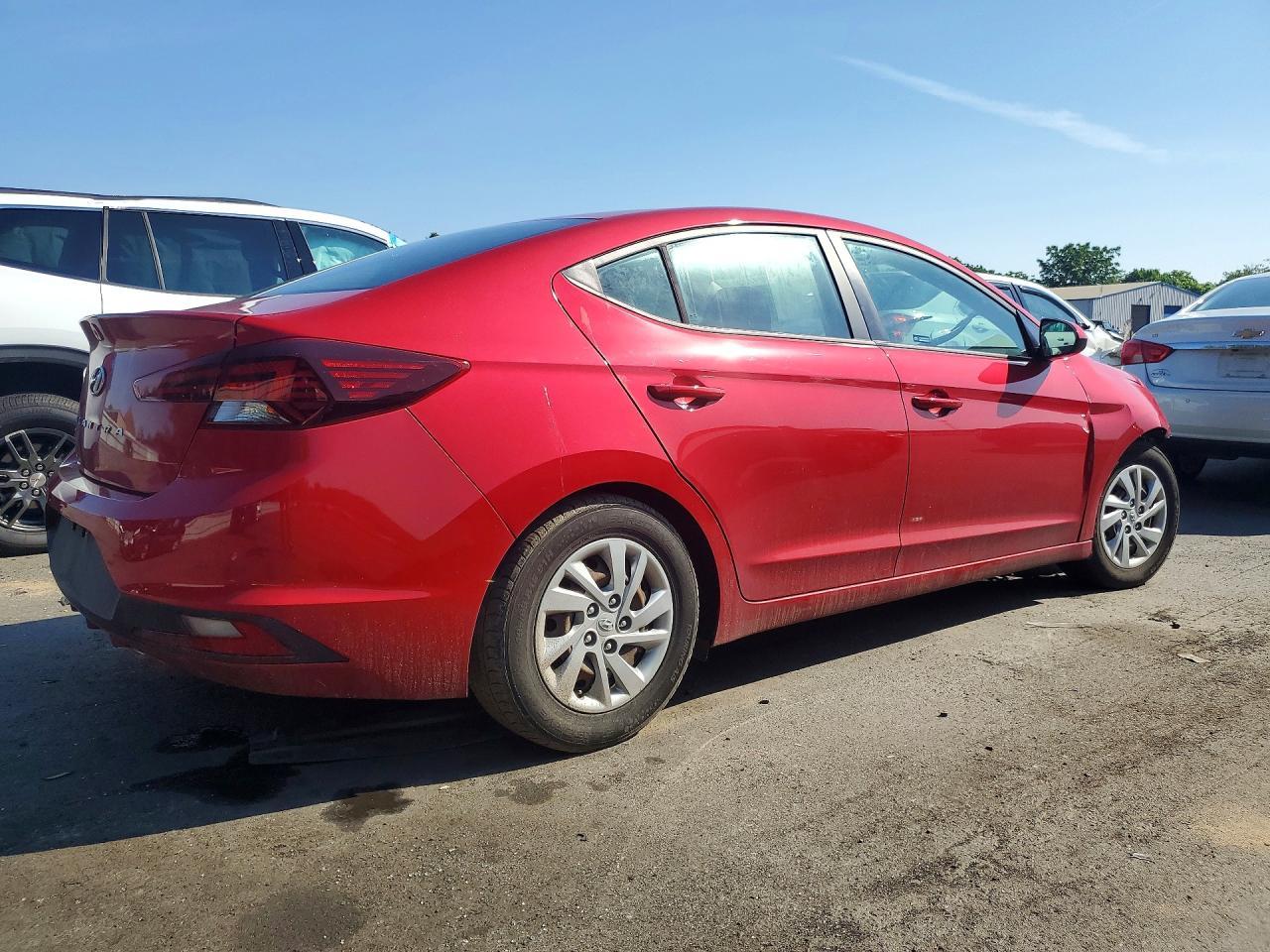 2020 Hyundai Elantra Se - Image 3