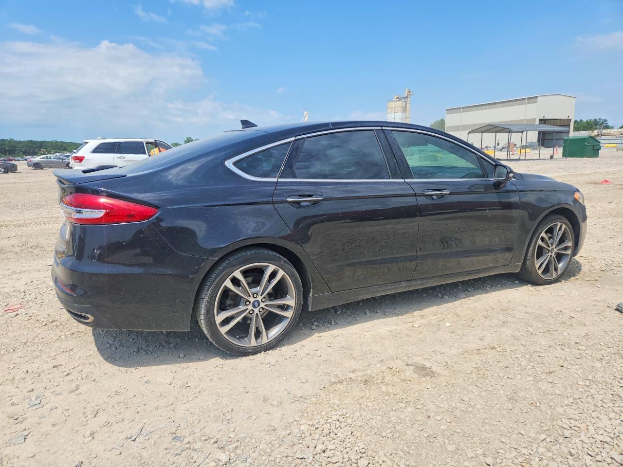 2020 Ford Fusion Titanium - Фото 3