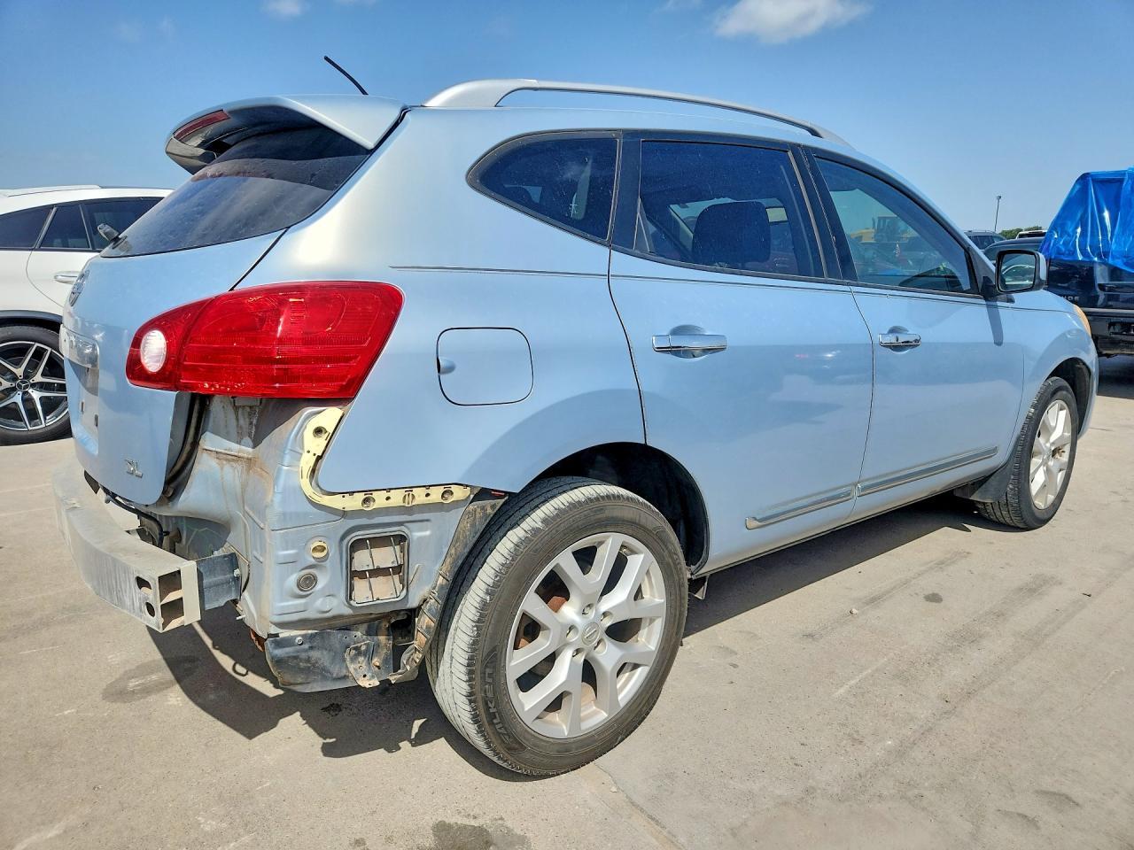 2011 Nissan Rogue S - Фото 3