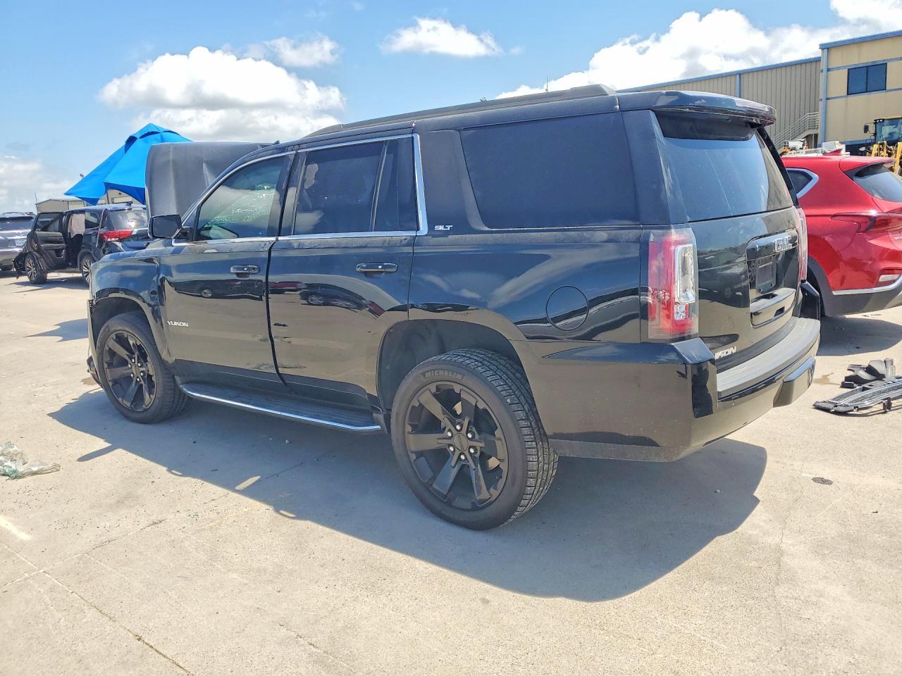 2017 GMC Yukon Slt - Фото 2