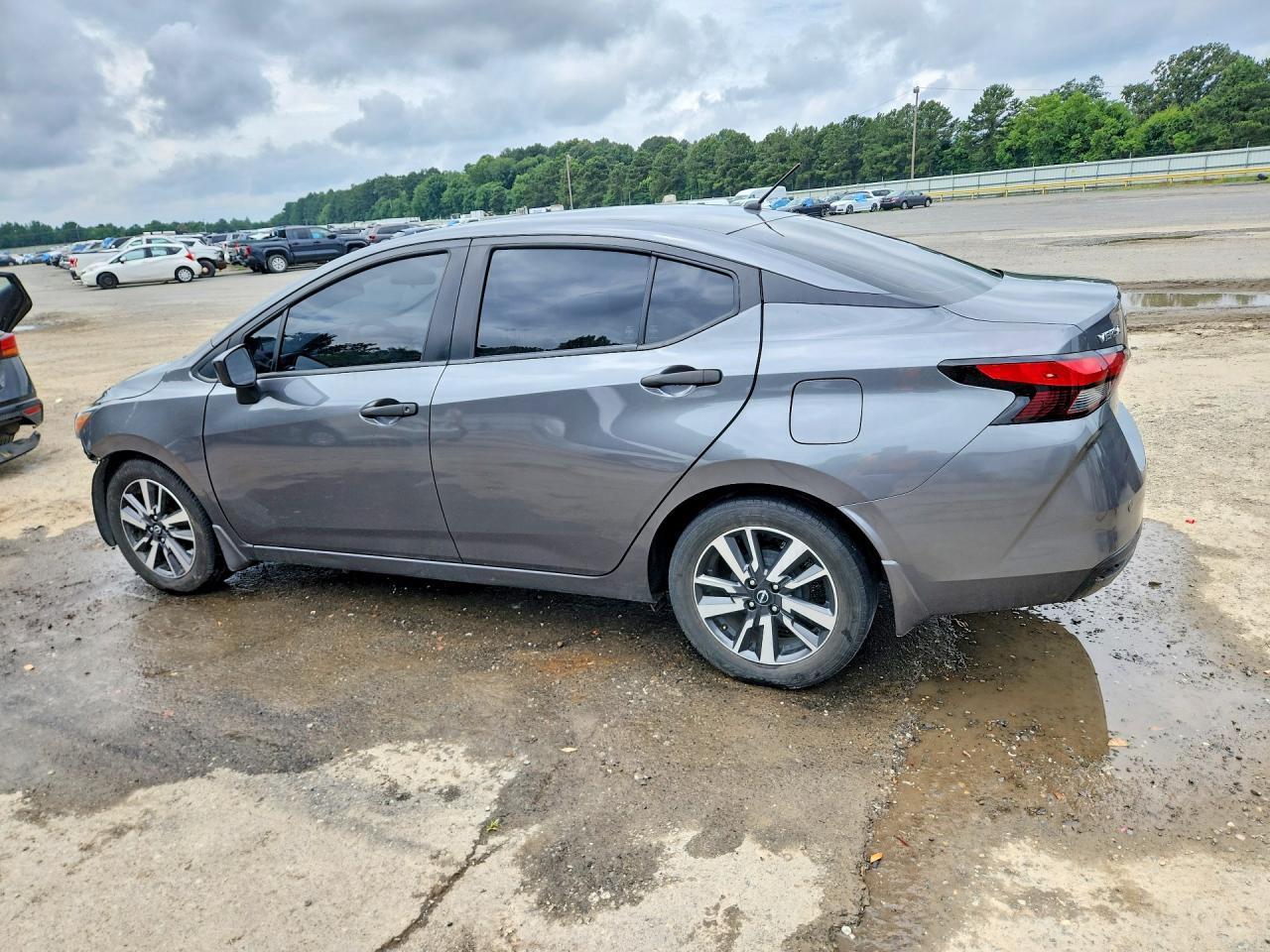 2024 Nissan Versa S - Фото 2