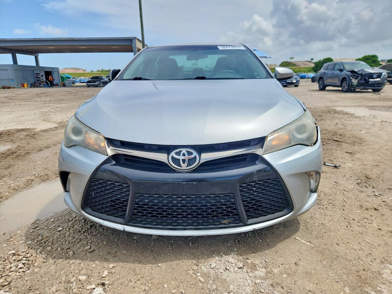 2016 Toyota Camry Se - Image 5