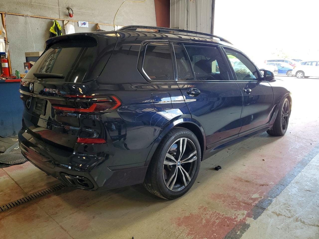 2024 BMW X7 M60I - Фото 3