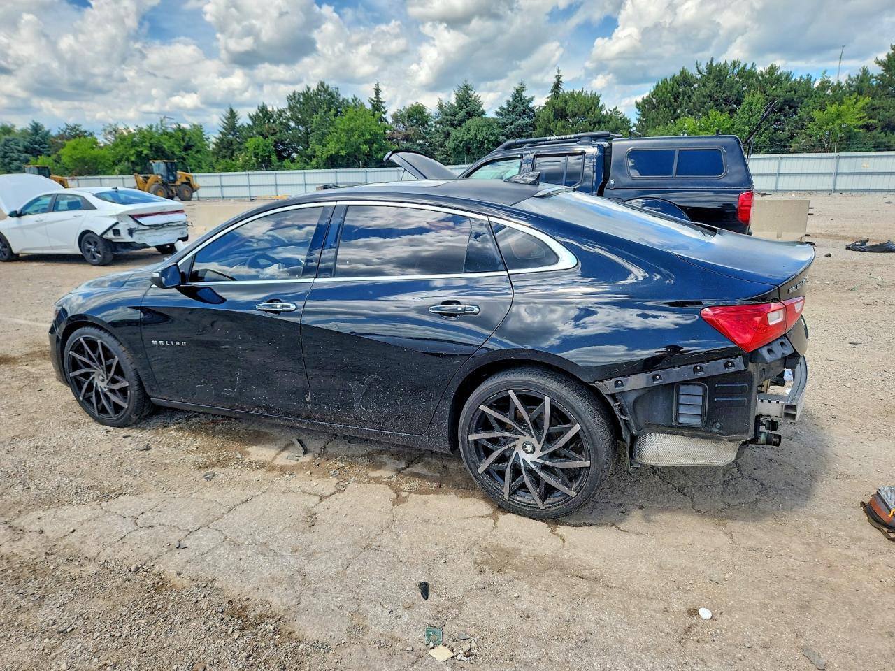 2016 Chevrolet Malibu Premier - Image 2