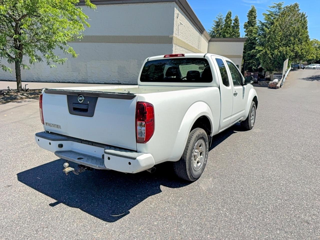 2017 Nissan Frontier S - Image 4