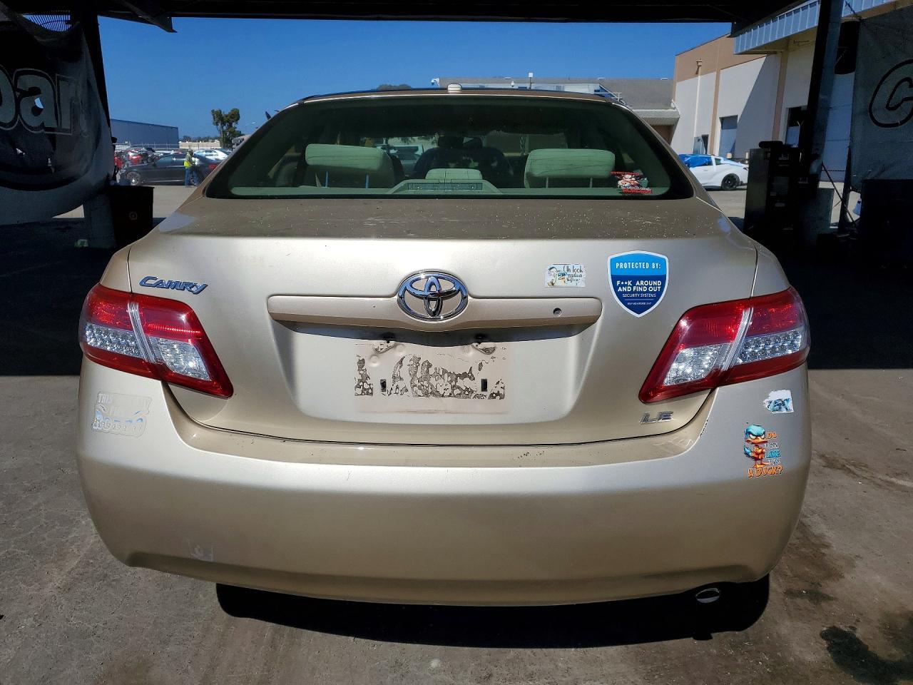 2010 Toyota Camry Le - Image 6