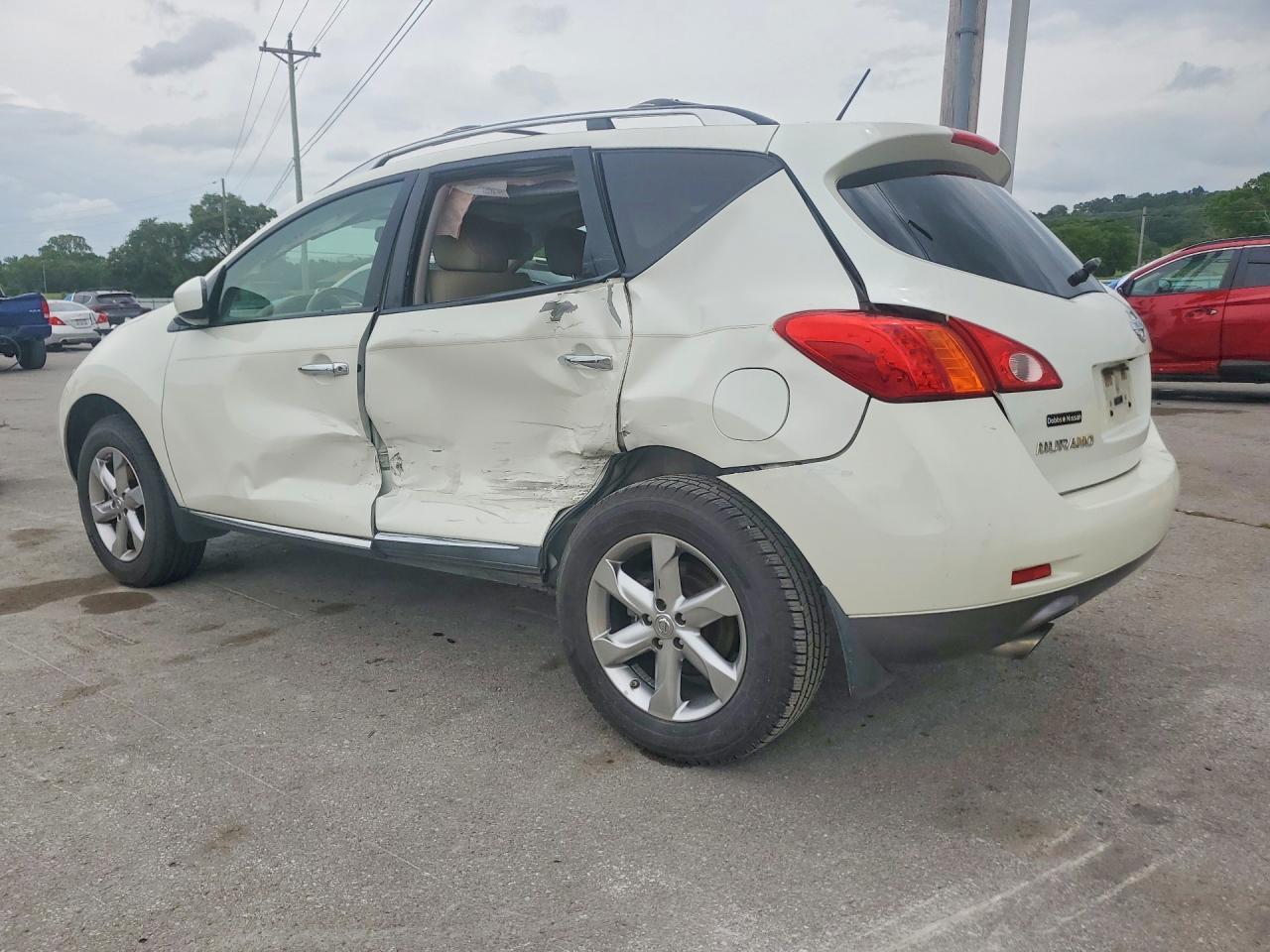 2010 Nissan Murano S - Image 2