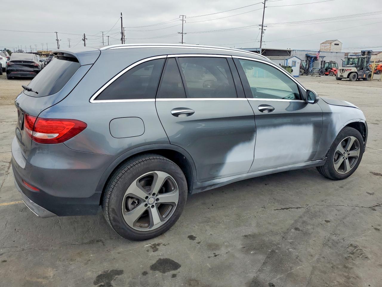 2017 Mercedes-Benz Glc 300 - Image 3