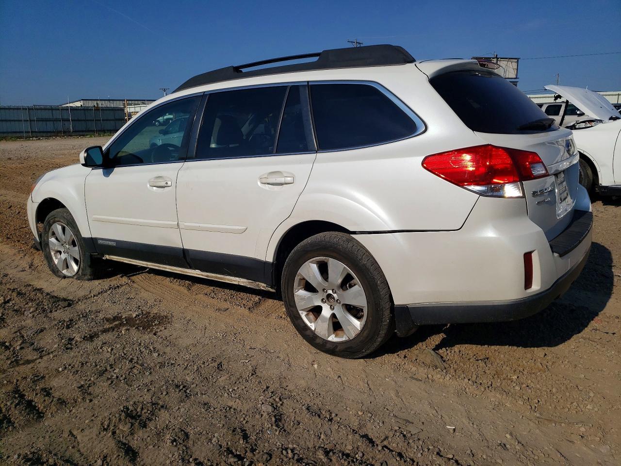 2011 Subaru Outback 2.5I Premium - Image 2