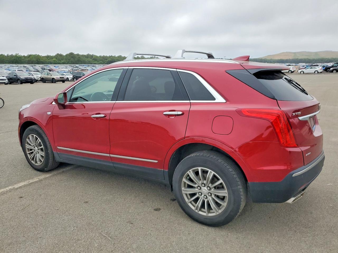 2019 Cadillac Xt5 Luxury - Image 2