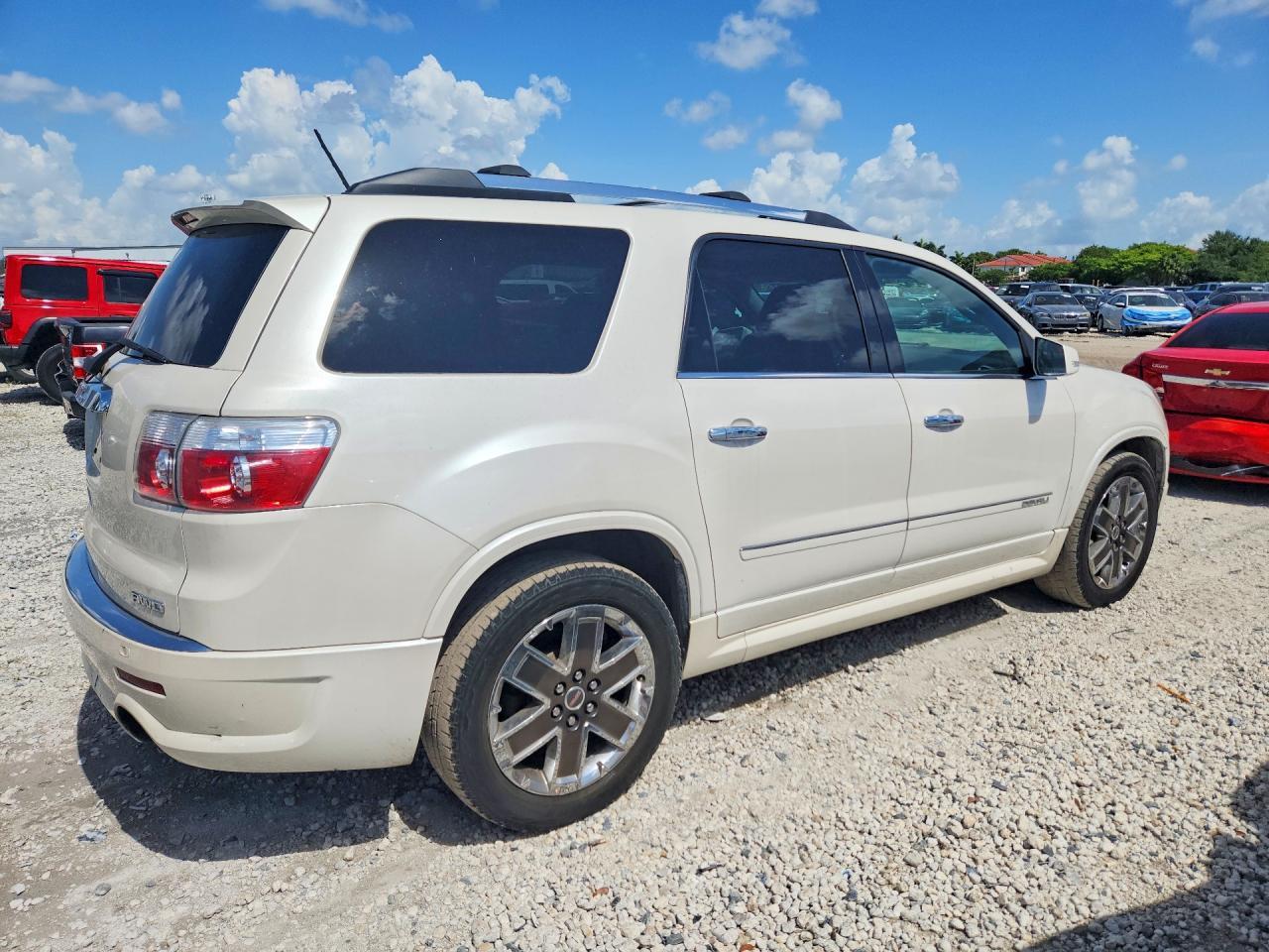 2012 GMC Acadia Denali - Image 3