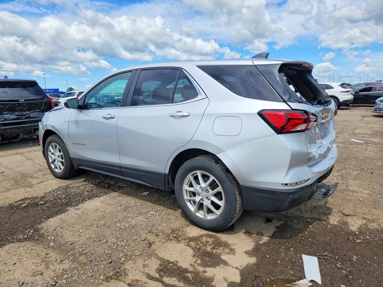 2022 Chevrolet Equinox Lt - Image 2