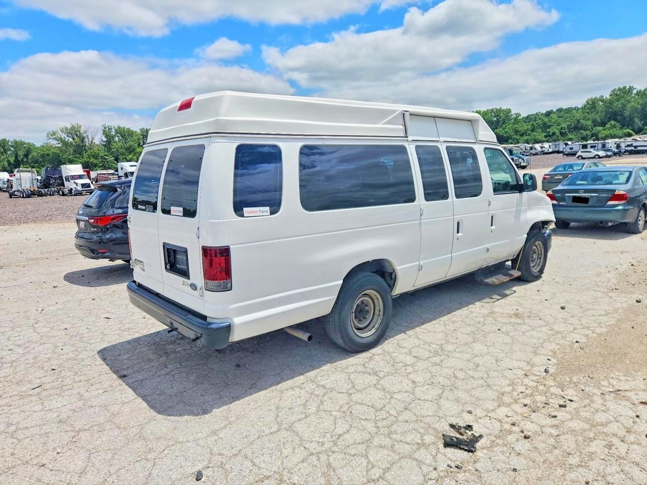 2012 Ford E 250 - Фото 3