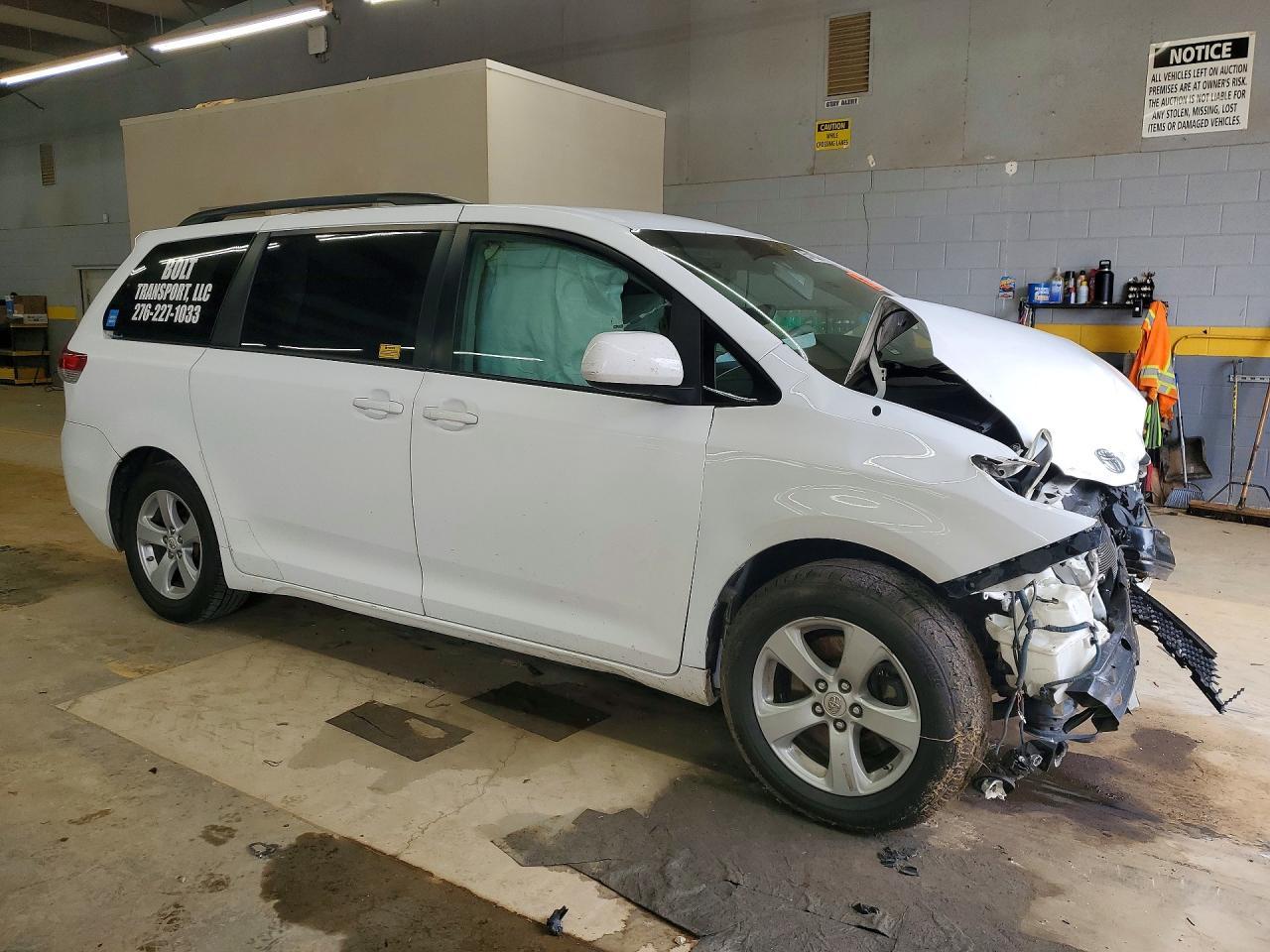2011 Toyota Sienna Le - Image 4