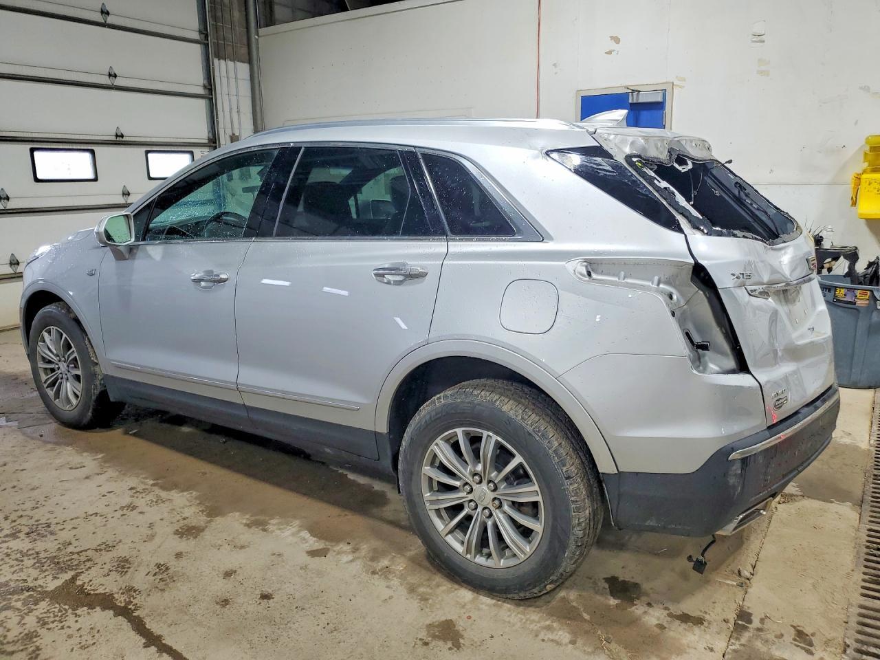 2017 Cadillac Xt5 Luxury - Фото 2