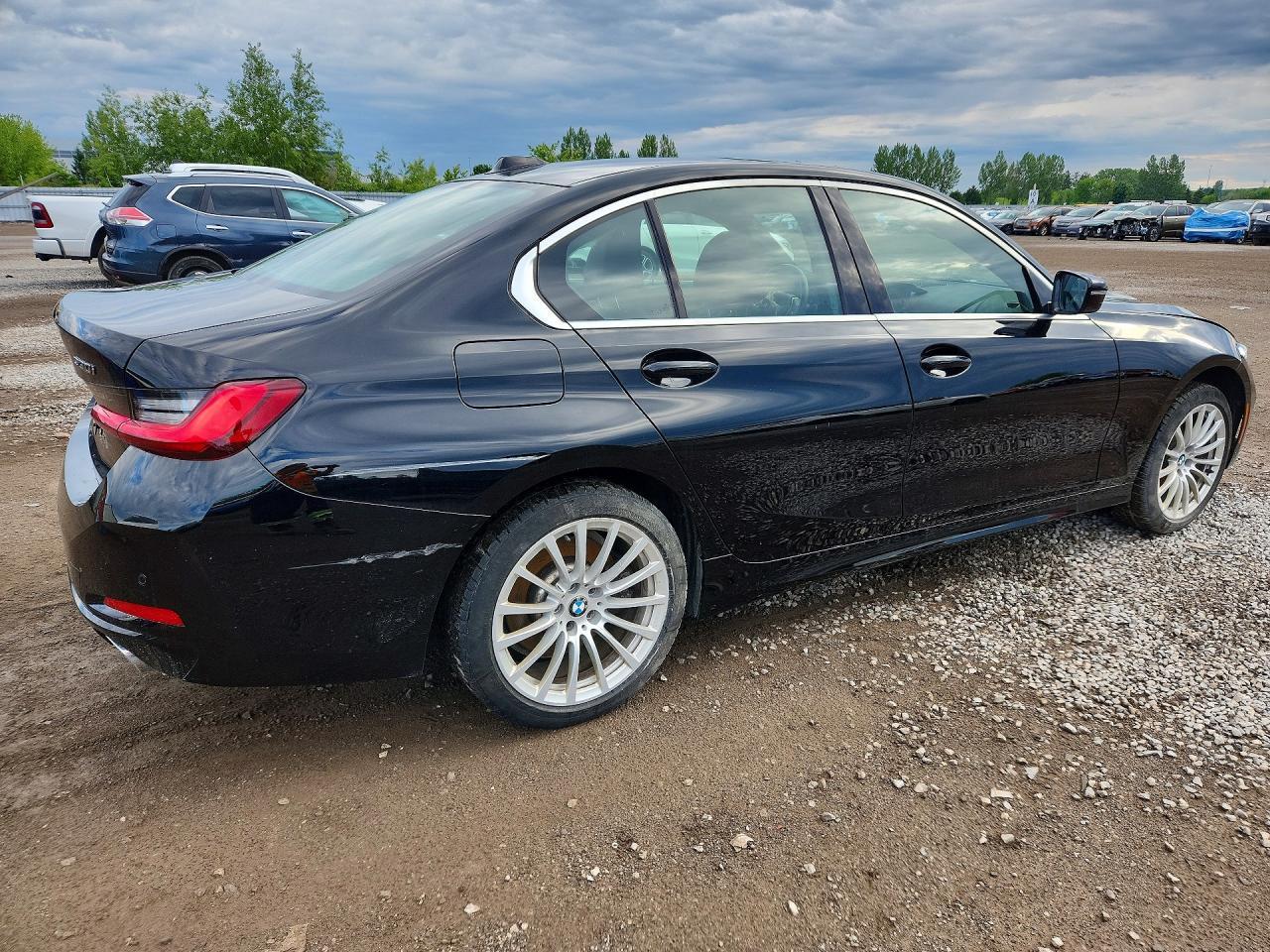 2024 BMW 330Xi - Image 3