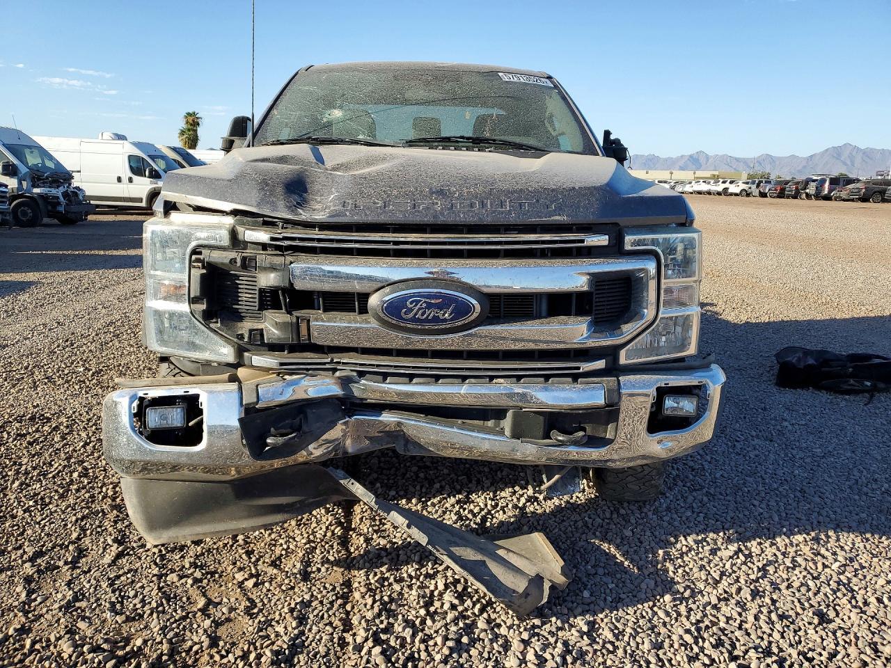 2022 Ford F250 Super Duty - Image 5