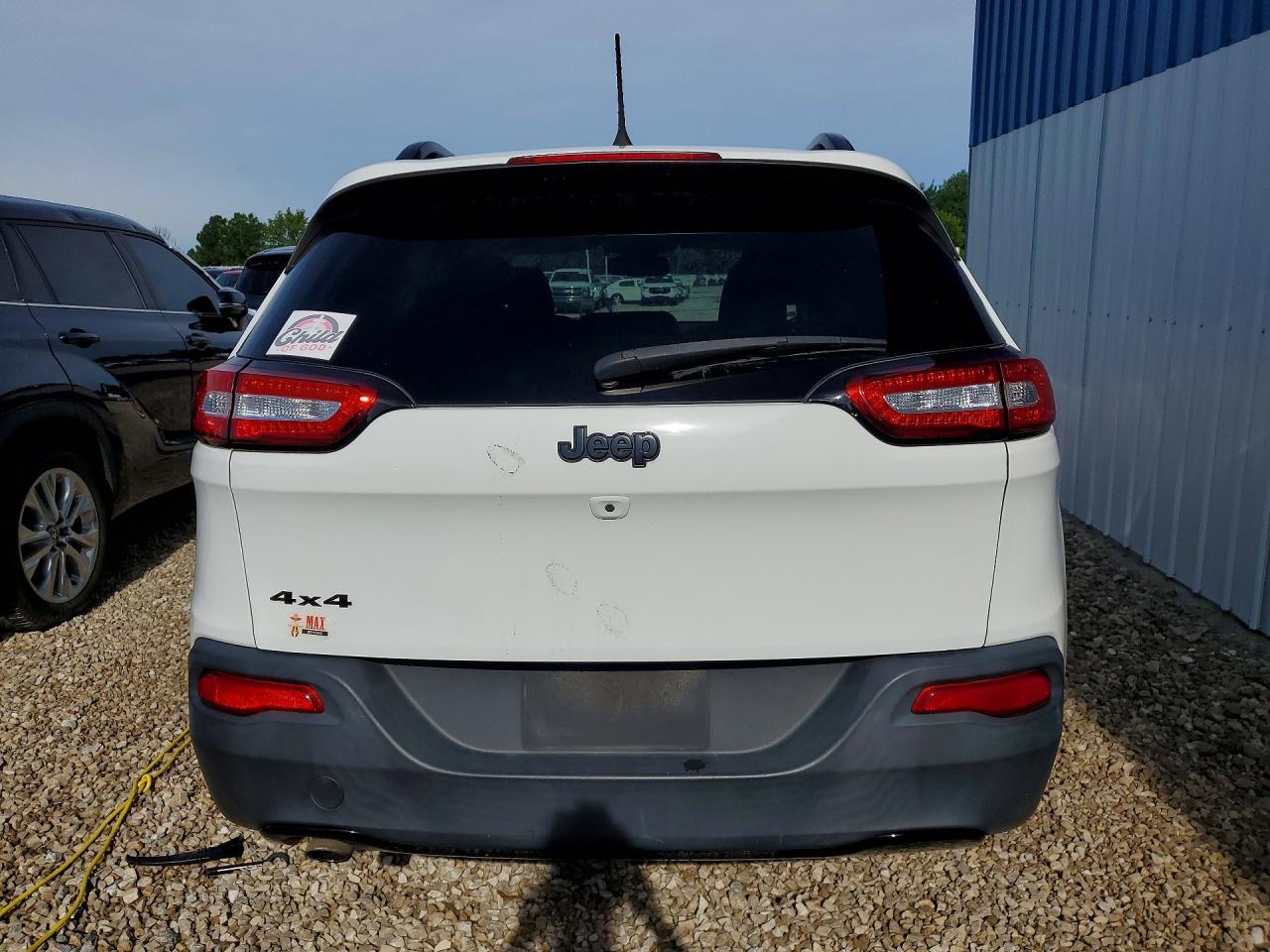 2016 Jeep Cherokee Sport - Фото 6