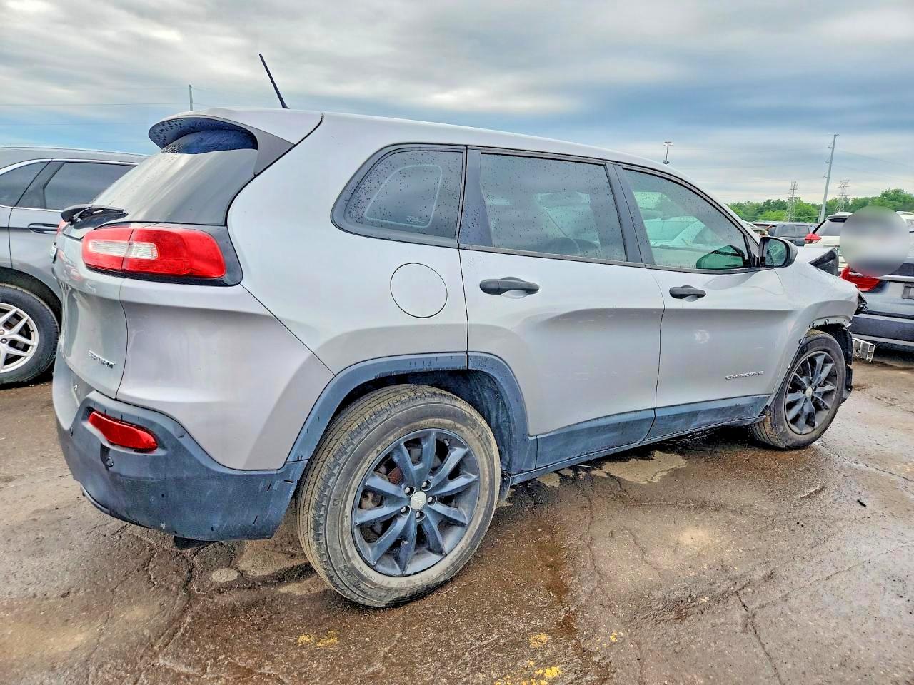 2017 Jeep Cherokee Sport - Фото 3