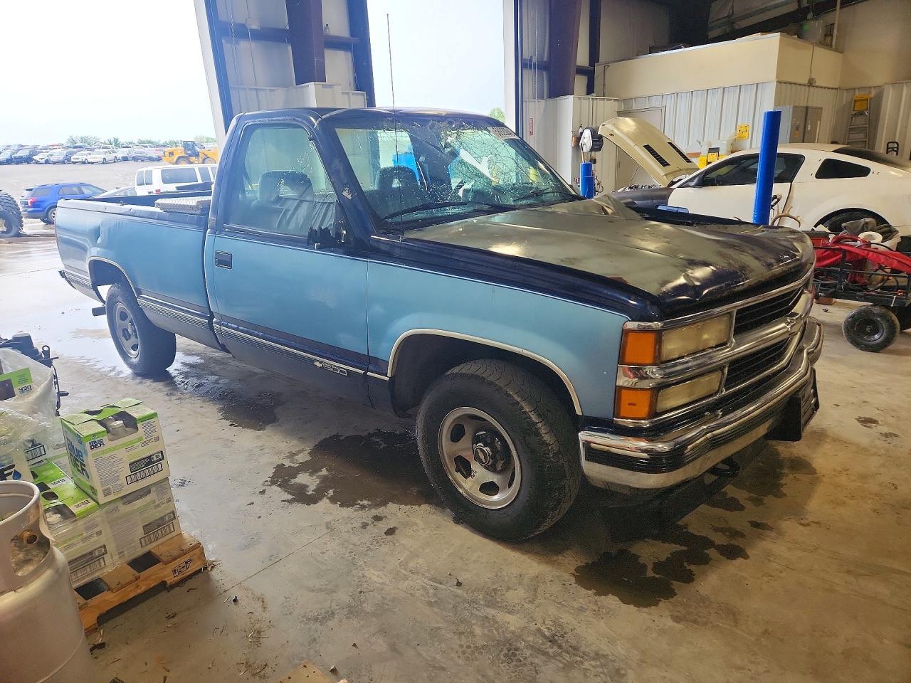 1994 Chevrolet Gmt-400 C1500 - Image 4