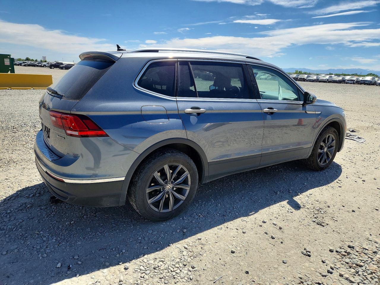 2022 Volkswagen Tiguan Se - Фото 3