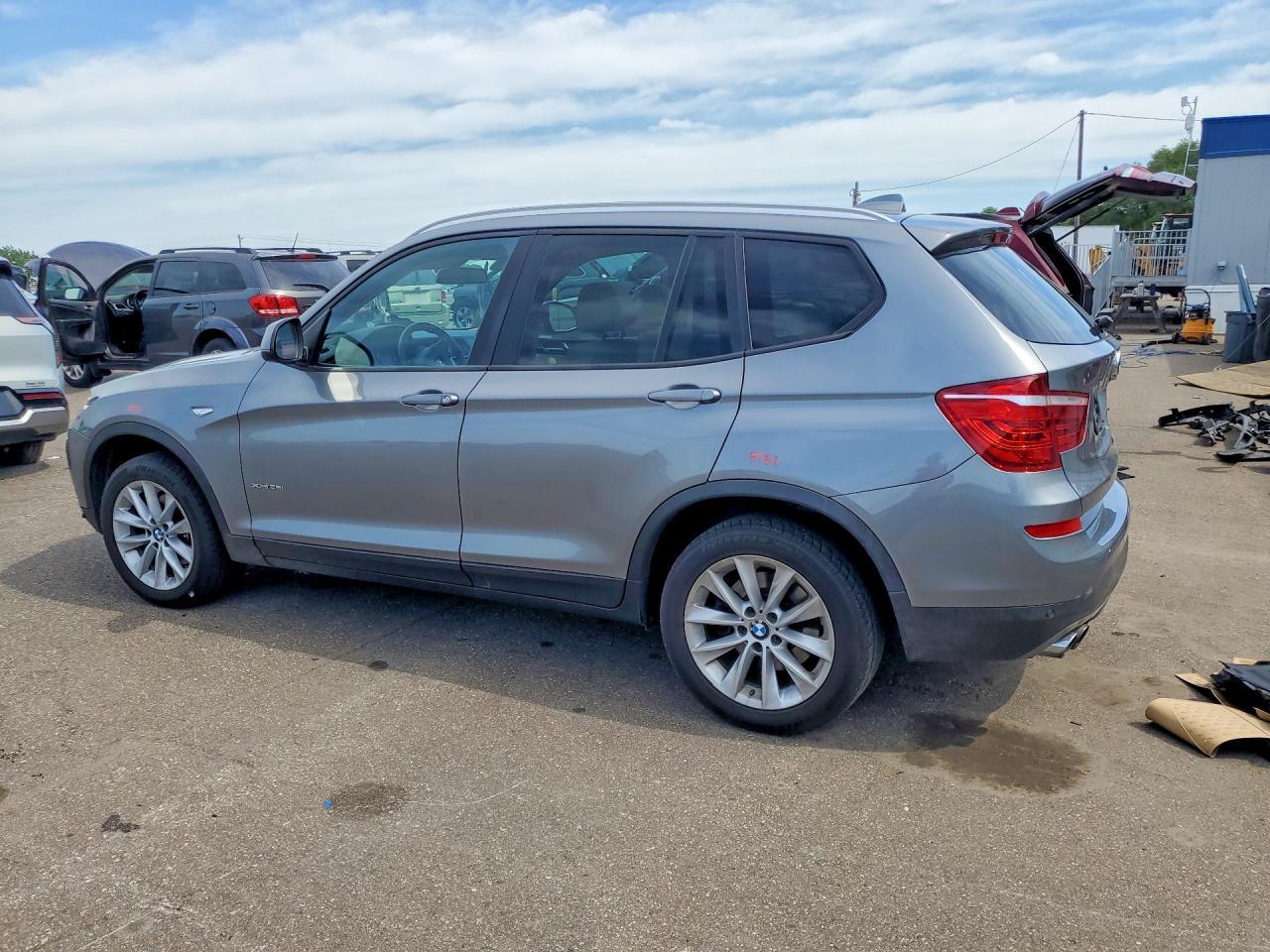 2017 BMW X3 xDrive28I - Фото 2