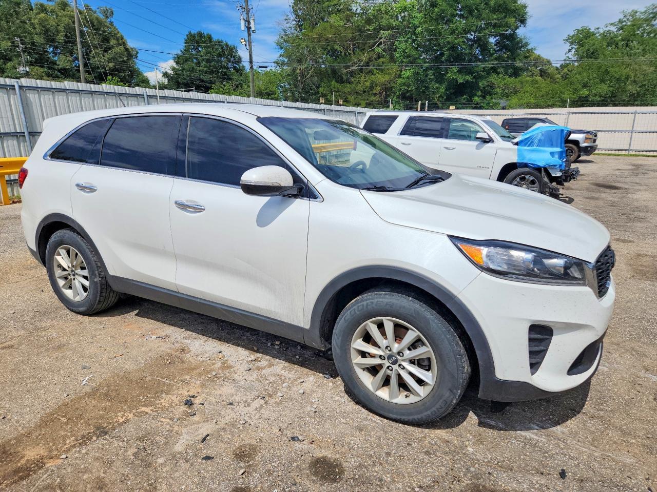 2020 Kia Sorento L - Image 4