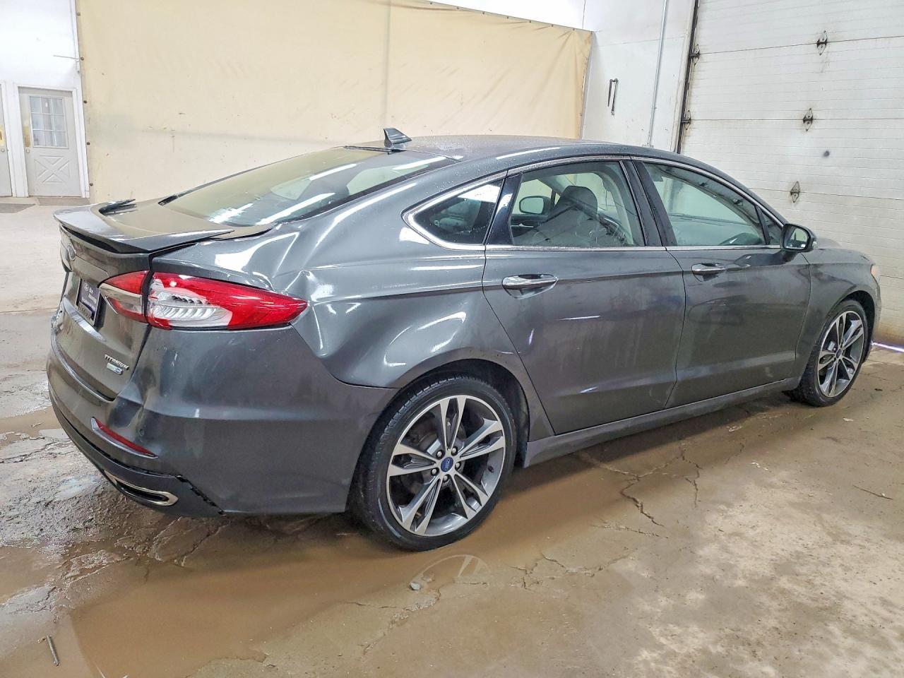 2020 Ford Fusion Titanium - Image 3