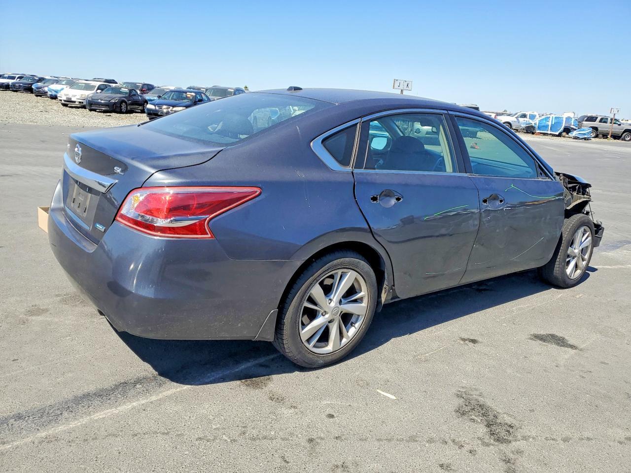 2013 Nissan Altima 2.5 - Image 3