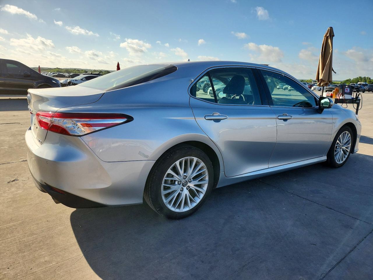 2018 Toyota Camry Xle - Image 3