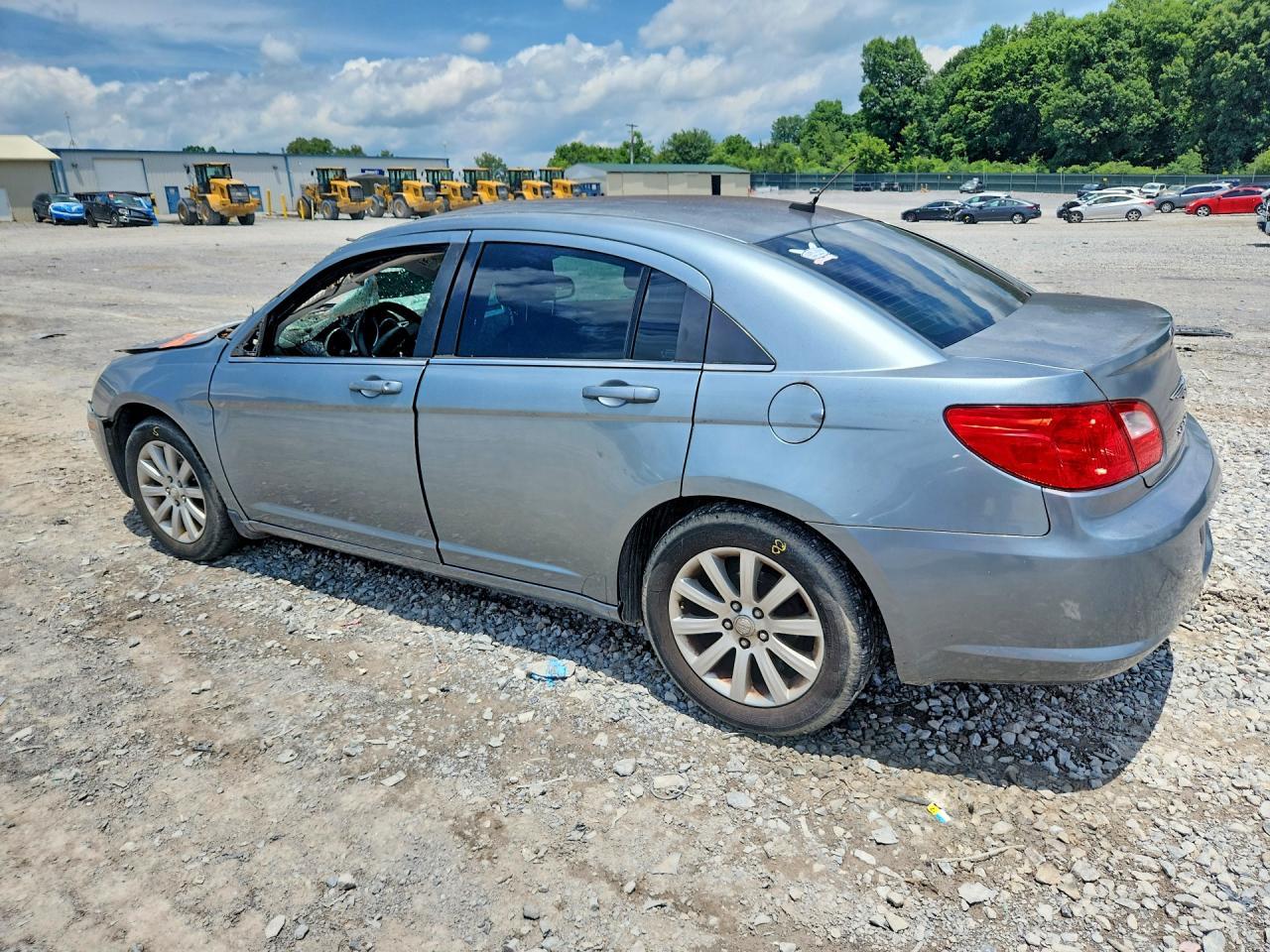 2010 Chrysler Sebring Limited - Image 2