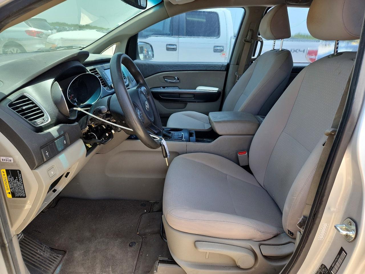 2017 Kia Sedona L - Фото 7