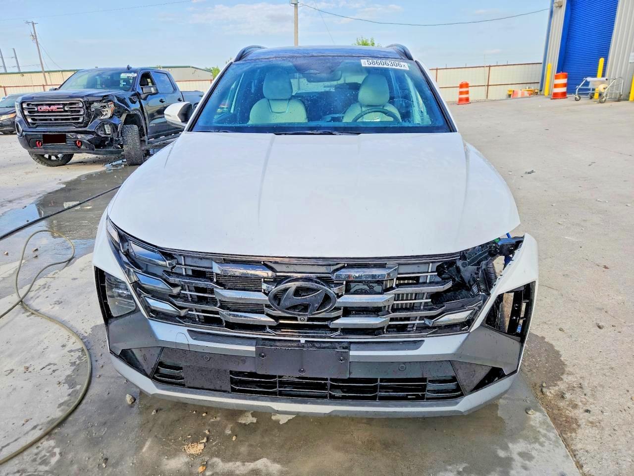 2025 Hyundai Tucson Limited - Image 5
