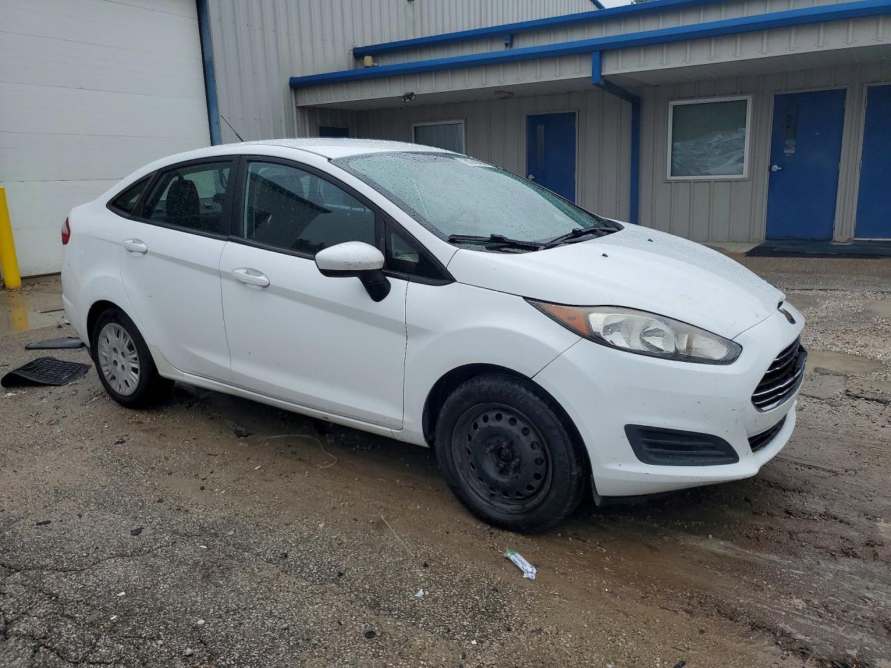 2017 Ford Fiesta S - Фото 4