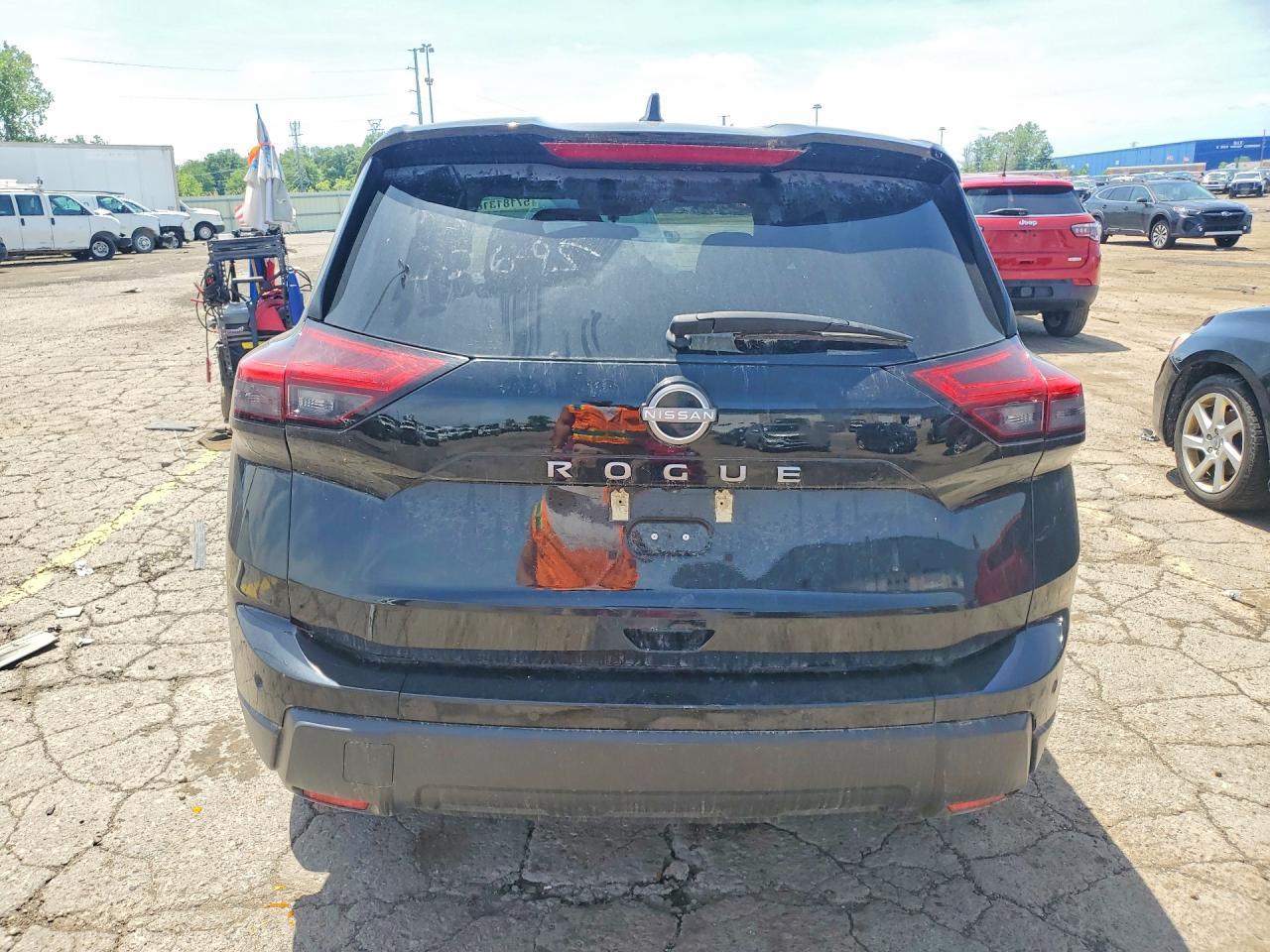 2024 Nissan Rogue S - Фото 6