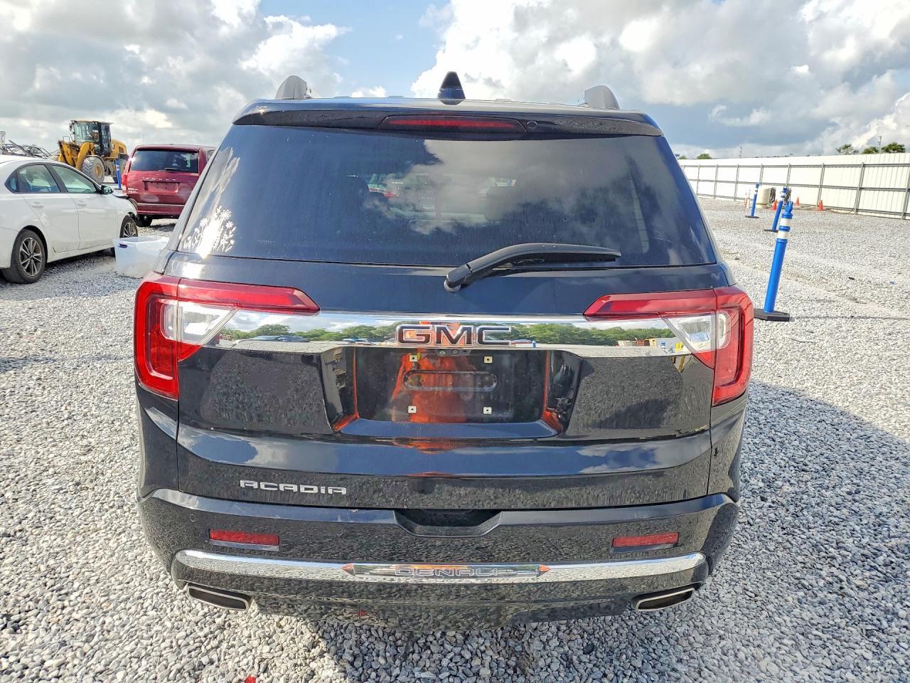 2021 GMC Acadia Denali - Image 6