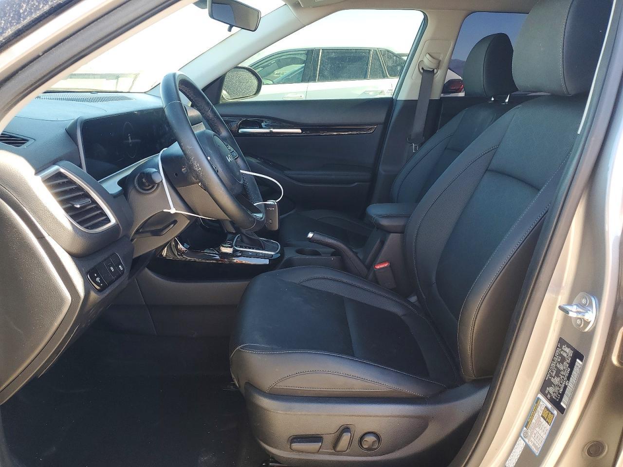 2025 Kia Seltos Ex - Image 7