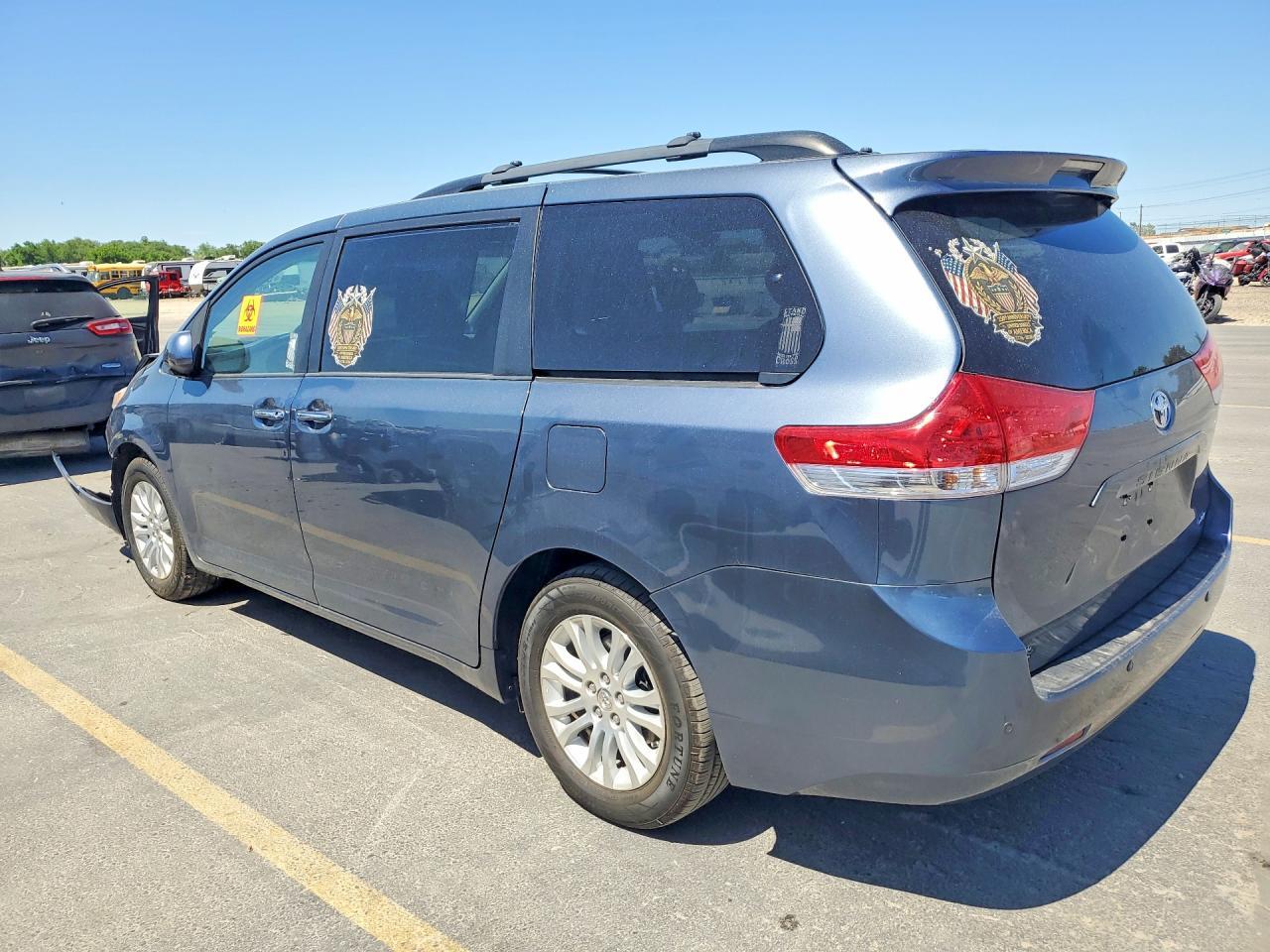 2014 Toyota Sienna Xle 8-Passenger - Фото 2