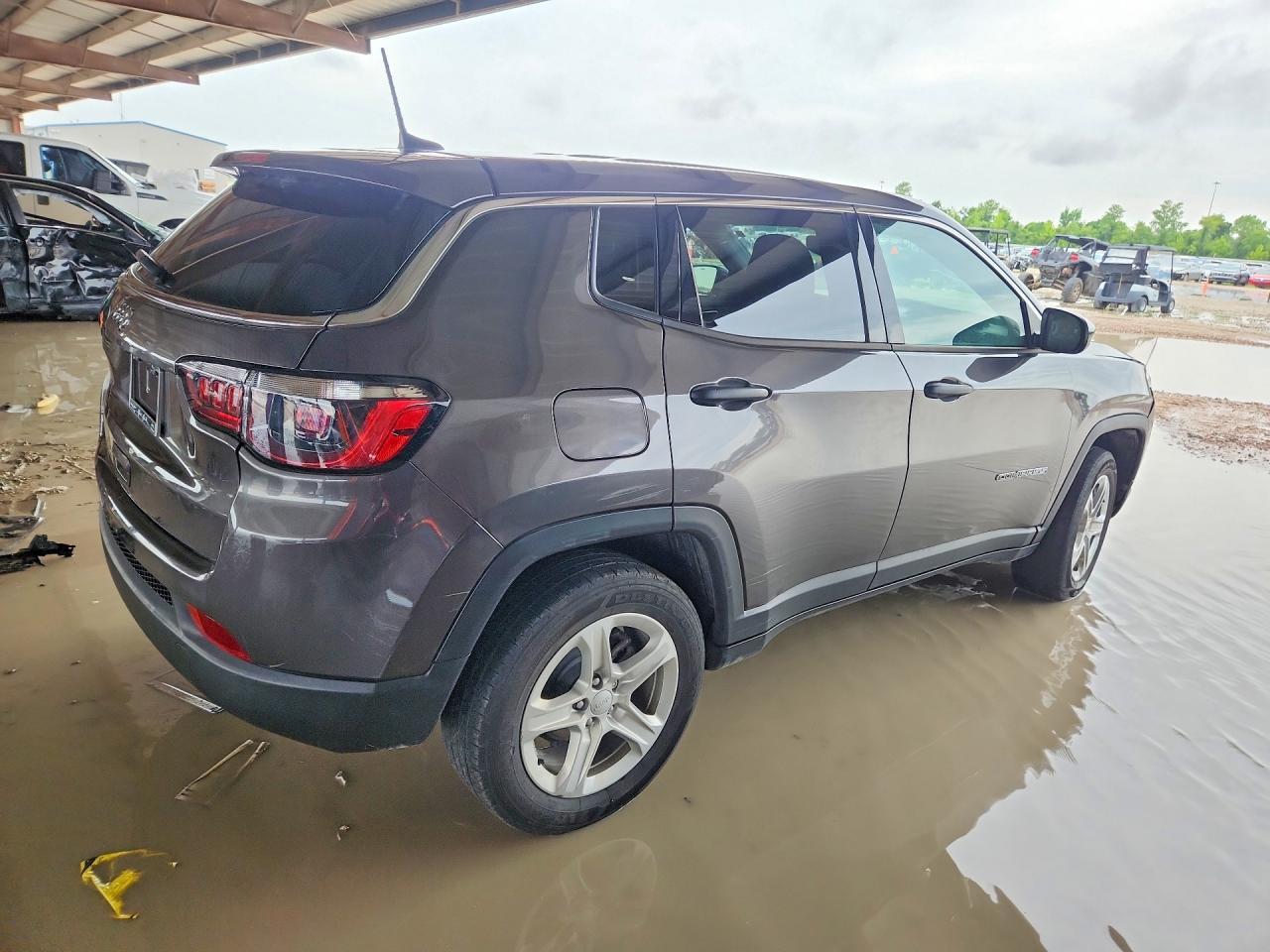 2023 Jeep Compass Sport - Фото 3
