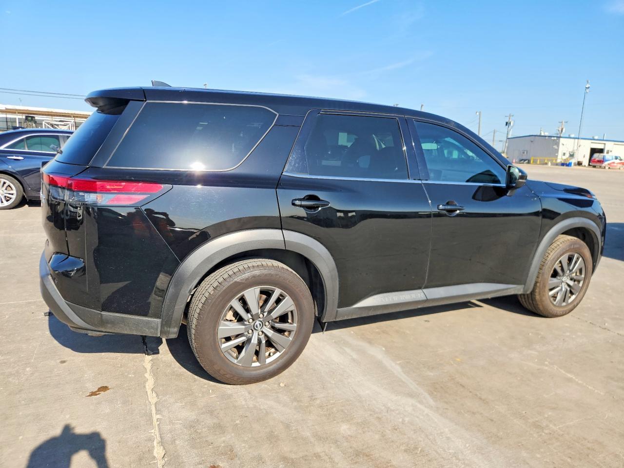 2022 Nissan Pathfinder S - Фото 3