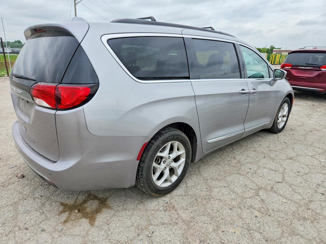 2017 Chrysler Pacifica Touring L - Фото 3