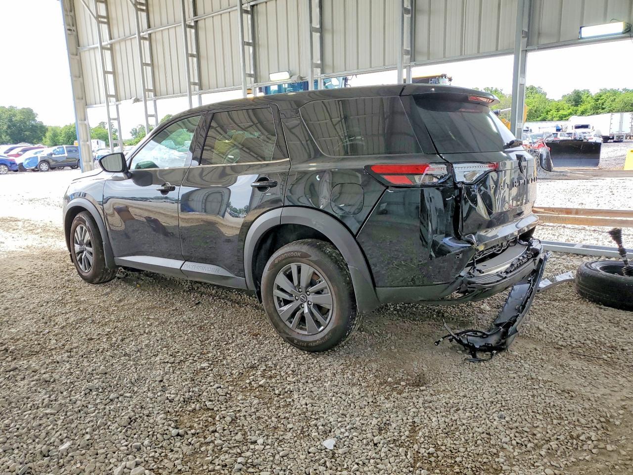 2021 Nissan Pathfinder S - Фото 2