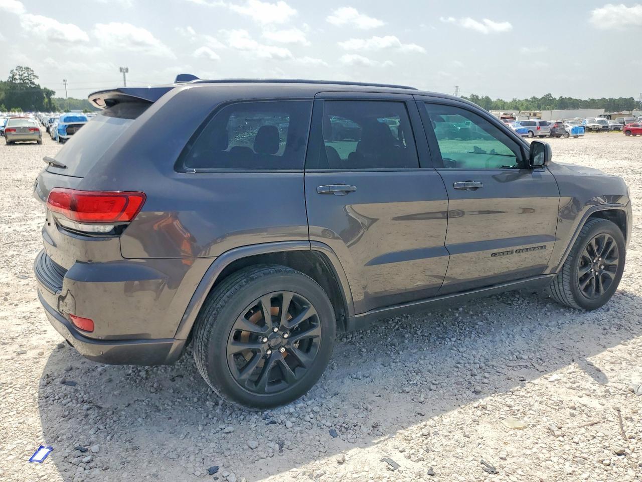 2021 Jeep Grand Cherokee Laredo - Image 3