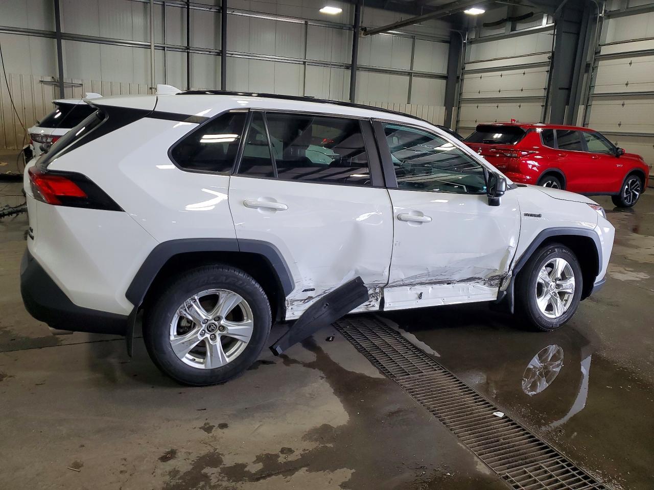 2021 Toyota Rav4 Le - Фото 3
